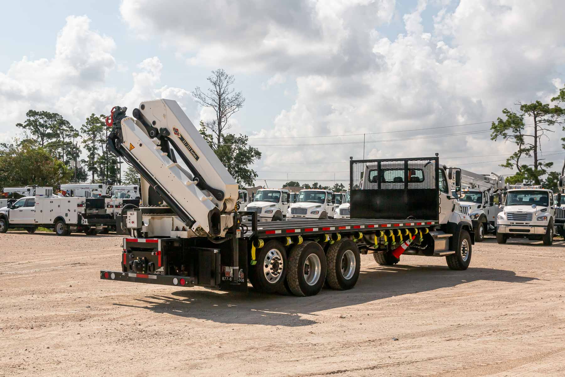 New IMT 32/222 K4 on New Freightliner 114SD+